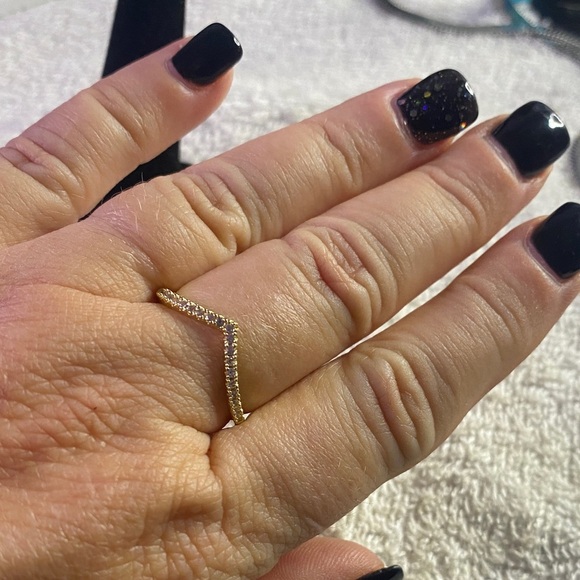 Gold Tone Chevron Ring Size 9 - Picture 6 of 7